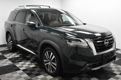 Used 2022 Nissan Pathfinder Platinum w/ Cargo Package