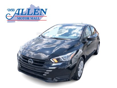 Used 2023 Nissan Versa S w/ Trunk Package