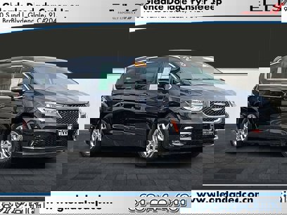 Certified 2023 Chrysler Pacifica Touring-L