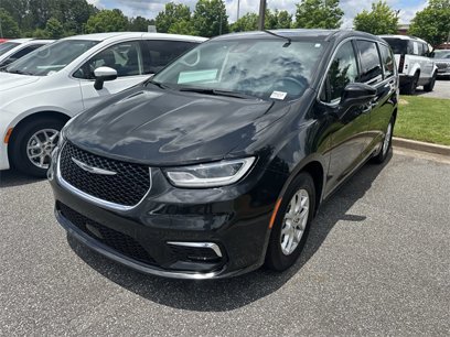Used 2023 Chrysler Pacifica Touring-L