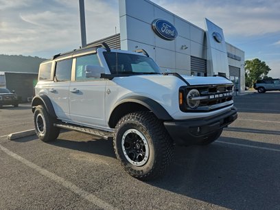 New 2024 Ford Bronco Outer Banks w/ Sasquatch Package