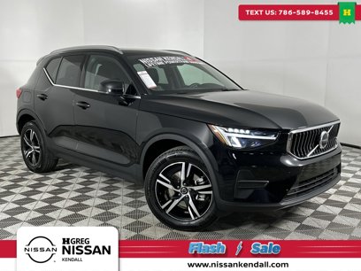 Used 2025 Volvo XC40 B5 Core
