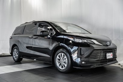 Used 2025 Toyota Sienna XLE