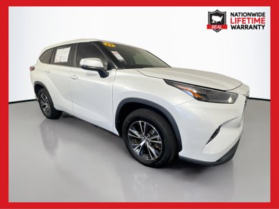 Used 2023 Toyota Highlander LE