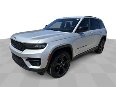 Used 2024 Jeep Grand Cherokee Altitude