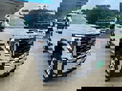 New 2025 GMC Sierra 2500 Pro