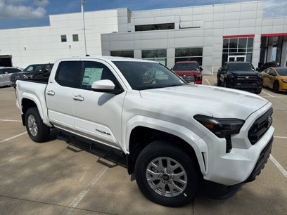New 2025 Toyota Tacoma SR5