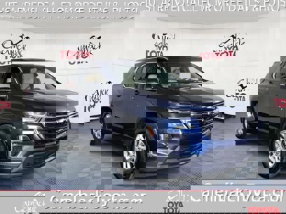 Used 2023 Chevrolet Traverse LS