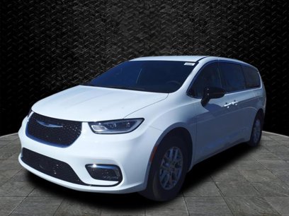New 2025 Chrysler Pacifica Select