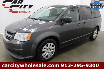 Used 2019 Dodge Grand Caravan SE w/ UConnect Hands-Free Group
