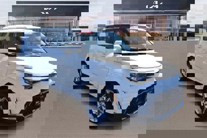 New 2025 Kia Soul LX