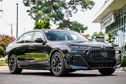 New 2025 BMW 740i