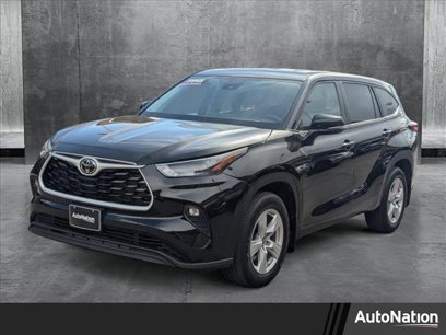 Used 2023 Toyota Highlander LE
