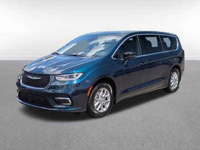 New 2025 Chrysler Pacifica Select