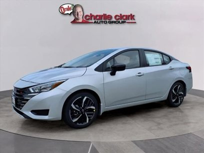 New 2025 Nissan Versa SR w/ Trunk Package