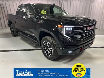 New 2025 GMC Sierra 1500 AT4 w/ AT4 Premium Package