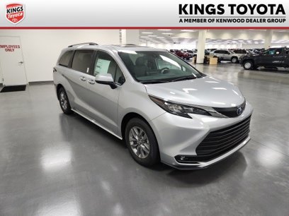 New 2025 Toyota Sienna XLE