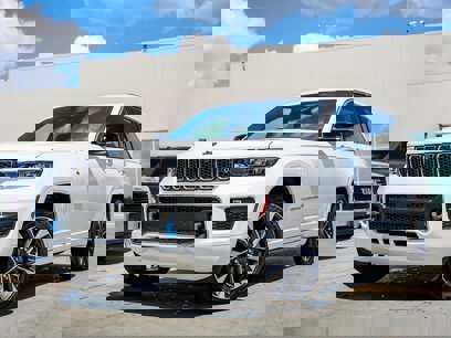 New 2023 Jeep Grand Cherokee Overland w/ Advanced Protech Group III