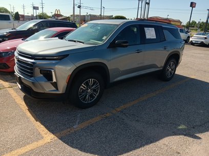 Used 2024 Chevrolet Traverse LT