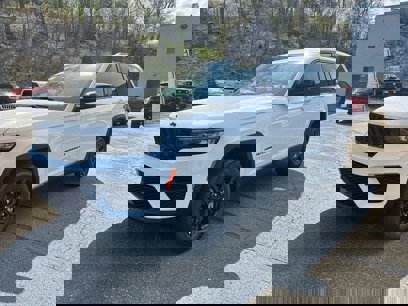 New 2025 Jeep Grand Cherokee Altitude