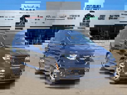 New 2024 Chrysler Pacifica Limited w/ Uconnect Theater Family Group