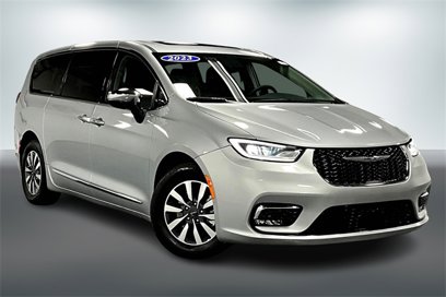Used 2023 Chrysler Pacifica Limited