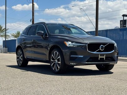 Certified 2022 Volvo XC60 B5 Momentum w/ Advanced Package