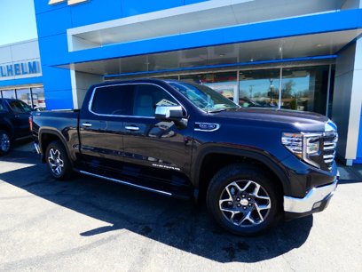 New 2025 GMC Sierra 1500 SLT