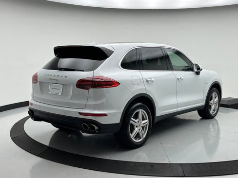 Used 2015 Porsche Cayenne S image 7