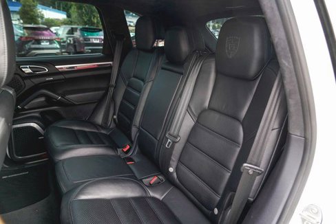 Used 2016 Porsche Cayenne Turbo image 21