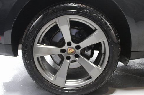 Certified 2024 Porsche Macan image 13