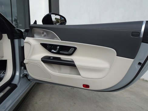 Used 2022 Mercedes-Benz SL 63 AMG 4MATIC image 18