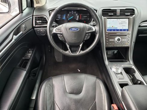 Used 2019 Ford Fusion Titanium image 18