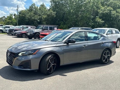 Used 2024 Nissan Altima 2.5 SR image 12