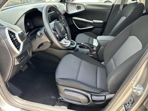 Used 2023 Kia Soul LX w/ LX Technology Package image 10