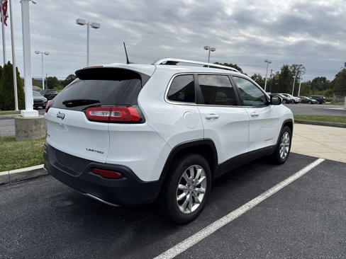 Used 2017 Jeep Cherokee Limited image 3