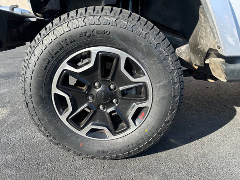 Used 2012 Jeep Wrangler Unlimited Sahara image 18