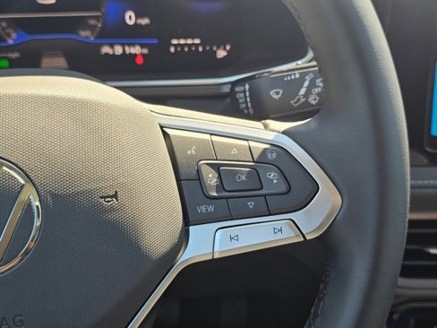 New 2025 Volkswagen Taos SE image 29