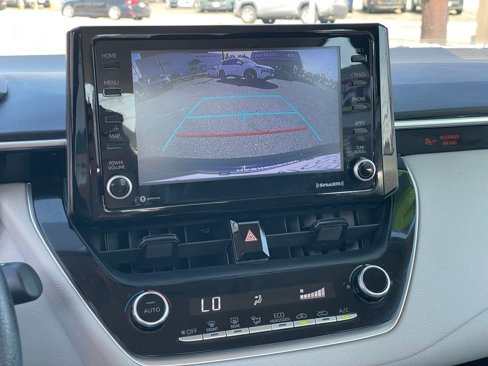 Used 2022 Toyota Corolla LE image 17