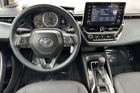 Used 2021 Toyota Corolla LE image 14