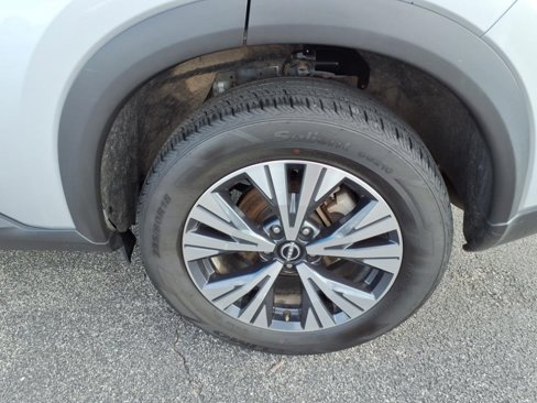 Used 2023 Nissan Rogue SV image 7