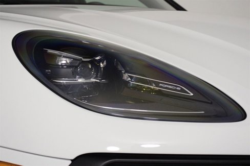 Certified 2025 Porsche Macan image 28
