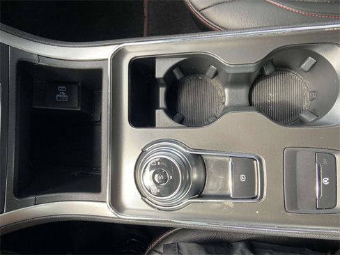 Used 2022 Ford Edge ST-Line image 18