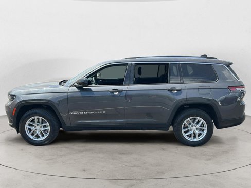 Used 2023 Jeep Grand Cherokee L Laredo image 4