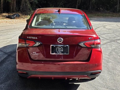 Used 2021 Nissan Versa SV image 3