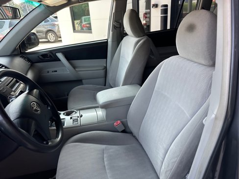 Used 2012 Toyota Highlander 4WD image 10