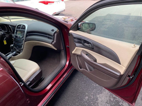 Used 2016 Chevrolet Malibu LT image 25