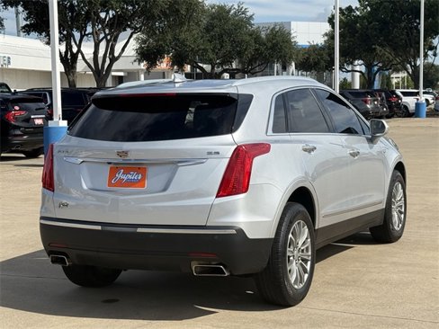 Used 2018 Cadillac XT5 Luxury w/ Driver Awareness Package image 4