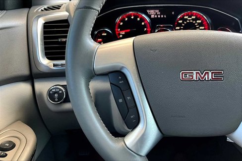 Used 2015 GMC Acadia SLT image 19