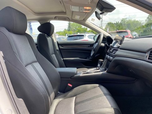 Used 2020 Honda Accord EX image 32